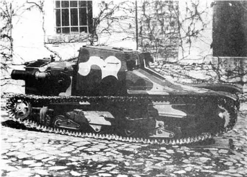 Танкетка CV335 венгерской армии Танкетка CV338 Танкетка CV335 одной из - фото 292