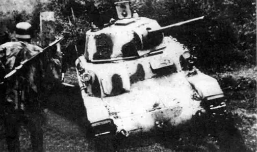 Танк PzBef Wg M42i из состава 7й добровольческой горнострелковой дивизии - фото 322