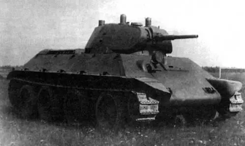 Опытный образец легкого колесно гусеничного танка А20 1939 г В течение - фото 350