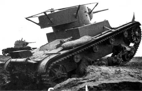 Легкий танк Т26 обр 1933 г на маневрах 1939 г В боевых действиях у - фото 359