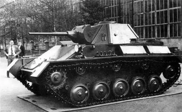 Танк Т70М восстановленный в 1990х годах на Горьковском автомобильном заводе - фото 420