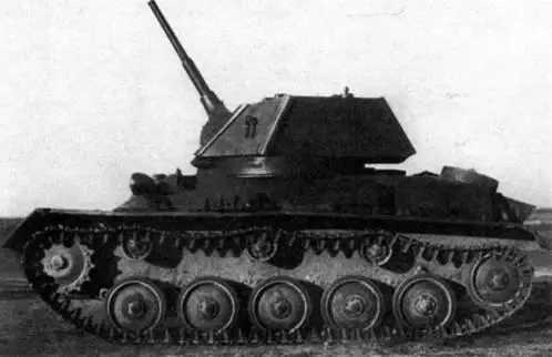 Легкий танк Т80 Орудие поднято на максимальный угол возвышения Танки Т80 - фото 422