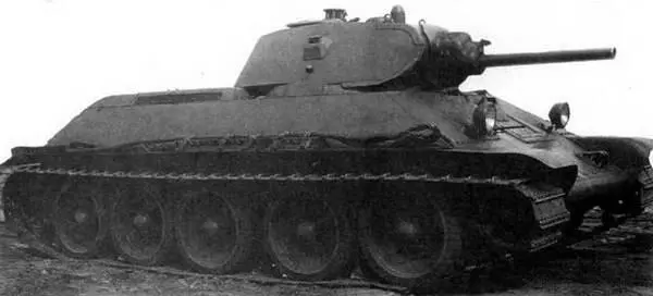 Серийный танк Т34 выпуска 1940 г с 76мм пушкой Л11 вверху и внизу Самый - фото 432