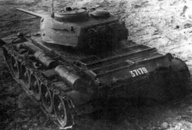 Разработан в КБ УВЗ 183 а 1943 1944 гг Конструкция танка благодаря - фото 468