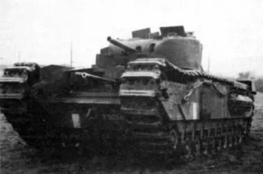 Пехотный танк Churchill IICS Танки первых модификаций не имели ни крыльев ни - фото 81