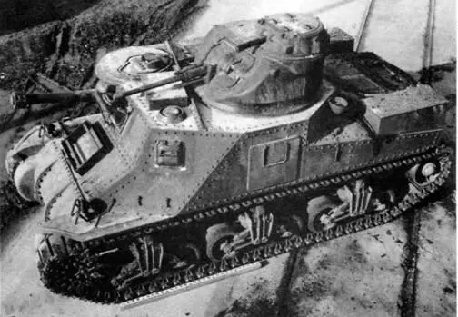 Средний танк М3А5 во время испытаний на Абердинском полигоне в декабре 1942 г - фото 71