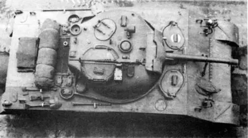 Вид сверху на танк М4А2 выпуска конца 1943 г Танки M4A276W 9го - фото 84