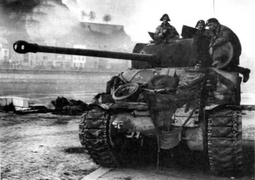 Sherman IIC из 29й английской танковой бригады во время боя в Намюре Бельгия - фото 99
