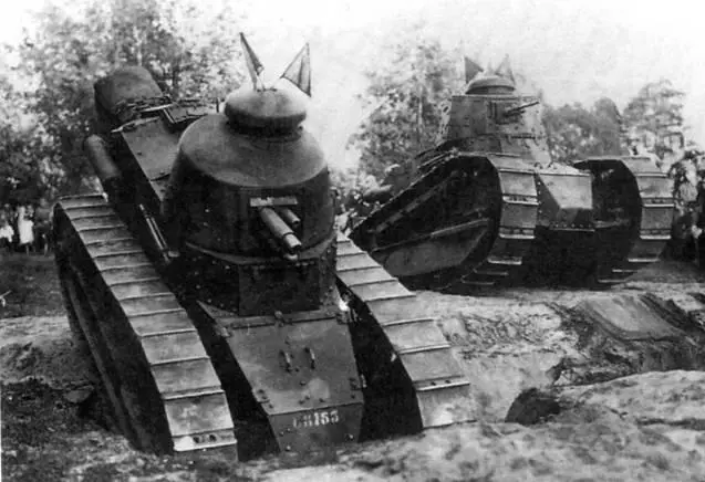 Легкий танк огневой поддержки Renault BS Северная Африка начало 1920х годов - фото 116