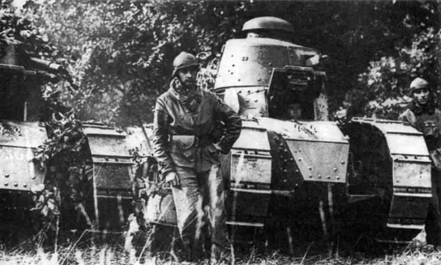 Легкие танки Renault FT31 на маневрах французской армии Конец 1930х гг - фото 122