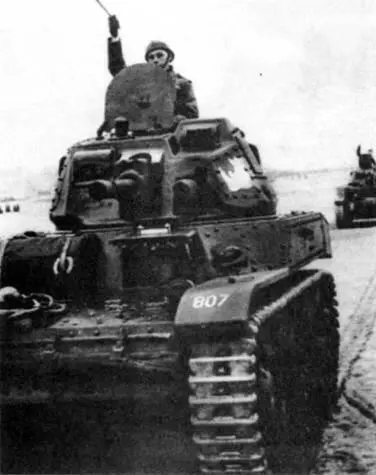 Подразделение танков ACG 1 на тактических занятиях На головной машине - фото 140