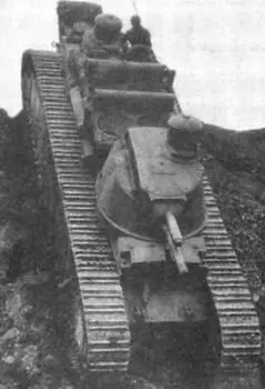 Танк Пуату во время тактических занятий Март 1940 г В конце 1939 1940 - фото 182