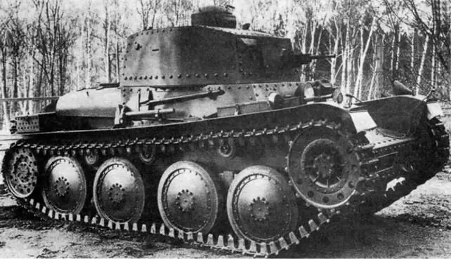 Легкий танк LT vz40 с пулеметным вооружением Танк LTH в Швейцарии получил - фото 236