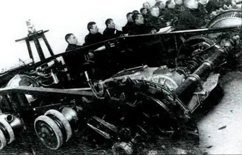 Занятия в Академии ВАММ на учебных комплектах танка Т26 1933 г На 1931 г - фото 120