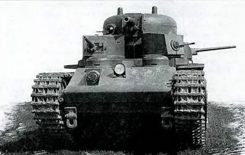 Прототип танка Т35 Т351 во время испытаний стрельбой 1933 г В ноябре - фото 182