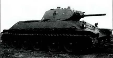Танк А34 1 на испытаниях 1940 г Вид спереди танка А34 2 1940 г - фото 114
