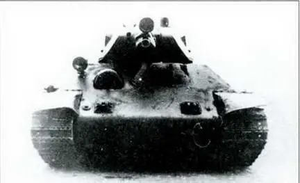 Вид спереди танка А34 2 1940 г Лобовая часть корпуса А34 выполнялась из - фото 115
