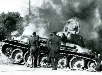 Подожженный Т34 выпуска осени 1940 г с литой башней Июль 1941 г 133 - фото 202