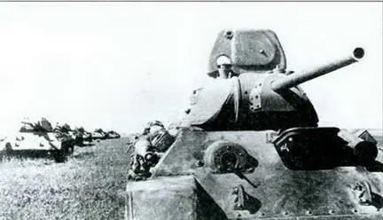Эти Т34 выпущены повидимому на СТЗ Осень 1941 г Здесь же завод догнал - фото 217