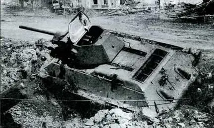 Т34 выпуска СТЗ на улицах Воронежа Лето 1942 г Уже упоминаюсь что осенью - фото 264