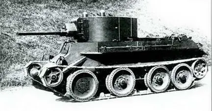 Танк БТ7А вооруженный 762мм пушкой Л11 на испытаниях 1940 г Поскольку - фото 95