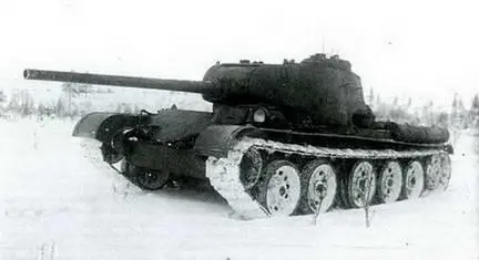 Второй прототип Т44 с башней на увеличенном погоне январь 1944 г Второй - фото 119