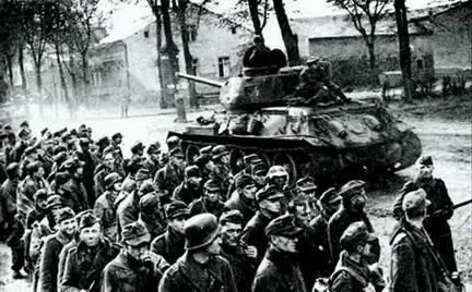 Немецкие военнопленные 1945 г 21 2 Опять война Приостановка работ над - фото 222