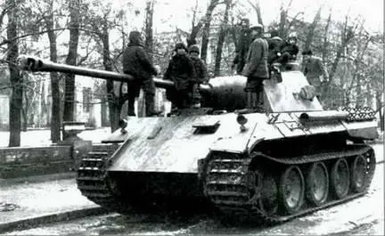 БрошеннаяПантерана улицах Харькова сентябрь 1943 г Памятуя что немецкая - фото 60