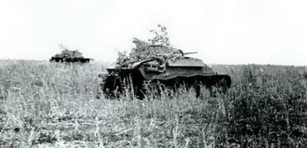 Советские танки Т70 выдвигаются для атаки Южнее Курска июль 1943 г 174 - фото 70
