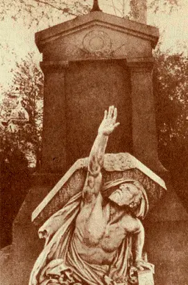 К бессмертию и вечной юности Памятник на могиле Жюля Верна в Амьене - фото 79