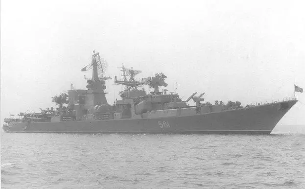 Большой противолодочный корабль Петропавловск в июле 1990 г фото Киселева - фото 106
