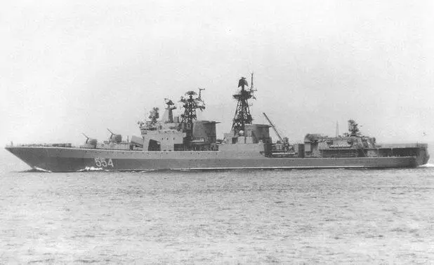Большой противолодочный корабль Адмирал Виноградов в июле 1992 г фото - фото 110