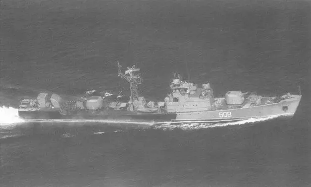 Сторожевой корабль Ладный на боевой службе в Средиземном море в 1983 г фото - фото 120