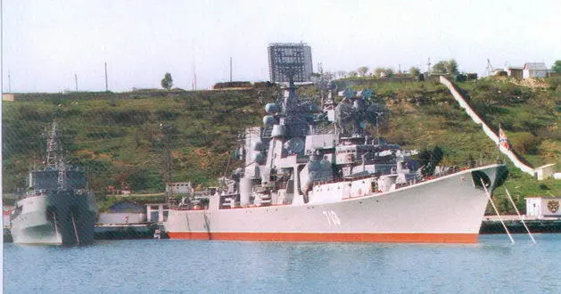 Большой противолодочный корабль Керчь в мае 2003 г фото НЮ Прохорова - фото 81