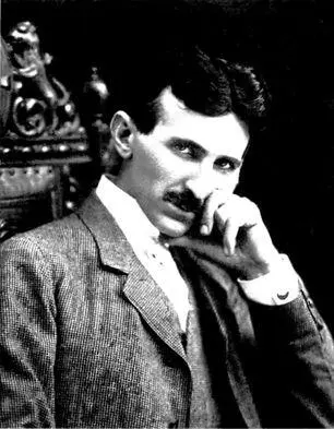 Никола Тесла в период первых успешных испытаний беспроводной передачи энергии в - фото 85