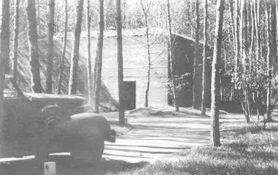 Бункер Гитлера Вервольф июль 1942 г Рабочий кабинет Гитлера Вервольф - фото 20
