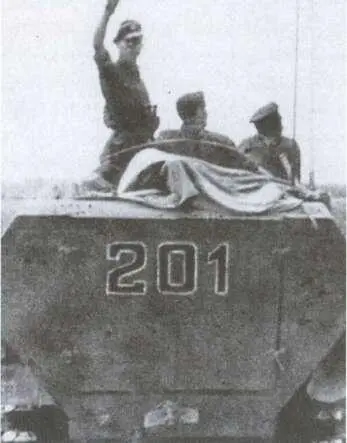 Полугусеничная машина Sd Kfz 251 повидимому при надлежащая командиру - фото 18
