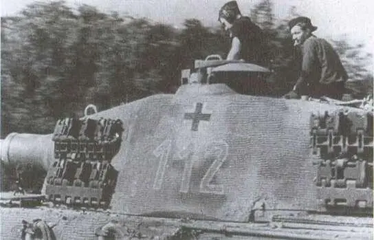 Еще одна фотография того же королевского тигра Тигр I 102го тяжелого - фото 31