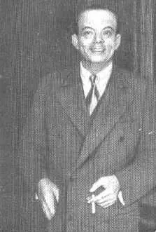 26 Гийоме и СентЭкзюпери в кабине гидроплана на котором 7 июля 1939 года был - фото 39