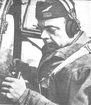 31 18 июня 1944 года СентЭкс среди личного состава эскадрильи 233 32 В - фото 44