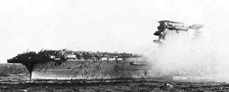 Гибель американского авианосца Лексингтон 8 мая 1942 года во время сражения в - фото 43
