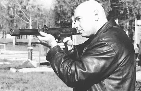 Такое оружие да лет так тридцать тому назад Мельком оборачиваюсь следующая - фото 18