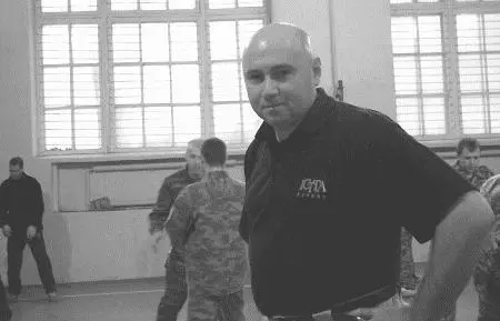 Курс CQB в самом разгаре Абэ происходивший из старого самурайского рода но не - фото 56