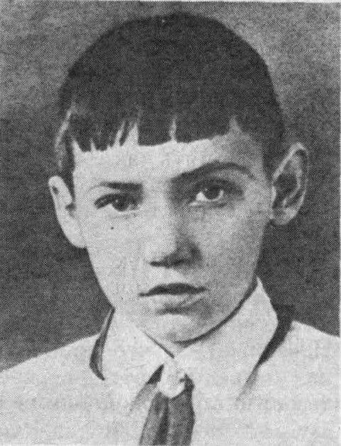 Юра Рябинкин Фото 1939 г Но своеобразную проверку эти воспоминания уже - фото 13