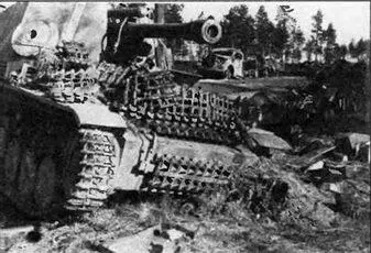 Разбитая САУ Весче Белоруссия 1944 г Боекомплект к пушке НС37 состоял из - фото 113