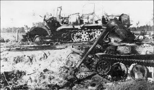 Немецкая боевая техника разбитая штурмовиками Ил2 1й Белорусский фронт - фото 125