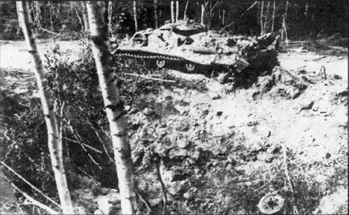 Разбитое в результате воздушного удара штурмовое орудие Stug III Особенно - фото 50