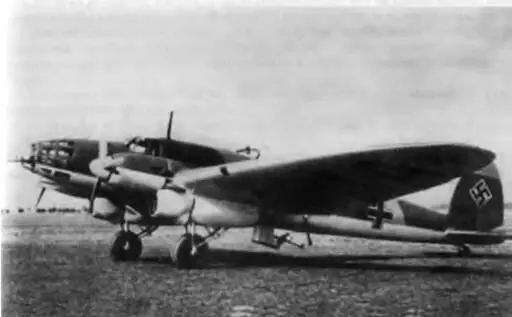 Рис 313 Бомбардировщик Хейнкель Не111 Подобный опыт имел место и в нашей - фото 126