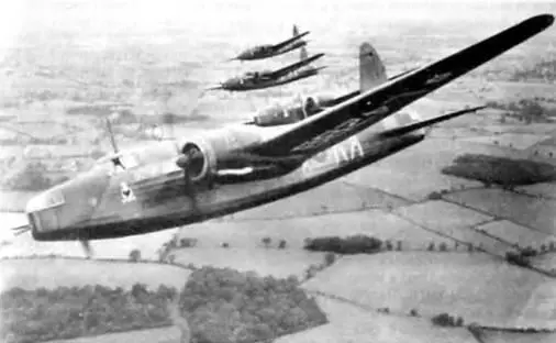 Рис 316 Бомбардировщики Виккерс Веллингтон Рис 317 Бомбардировщик - фото 130