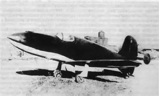 Рис 466 Истребитель БИ В отличие от Me163 самолет БИ имел обычную схему с - фото 272